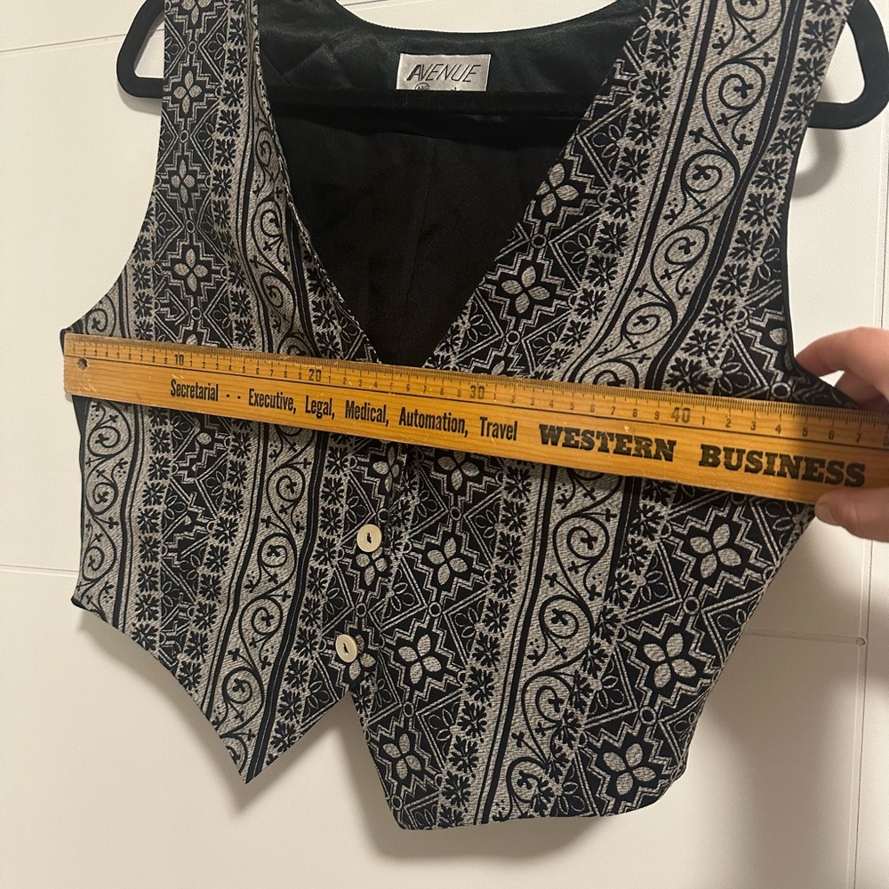Avenue vest - Picture 7 of 7